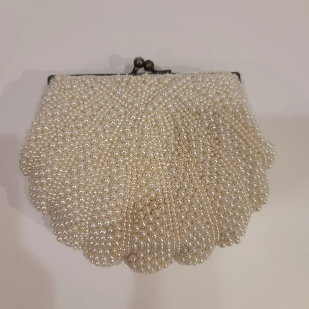 Vintage LaRegale Beaded Pearl Kiss Lock Purse - Picture 5 of 5